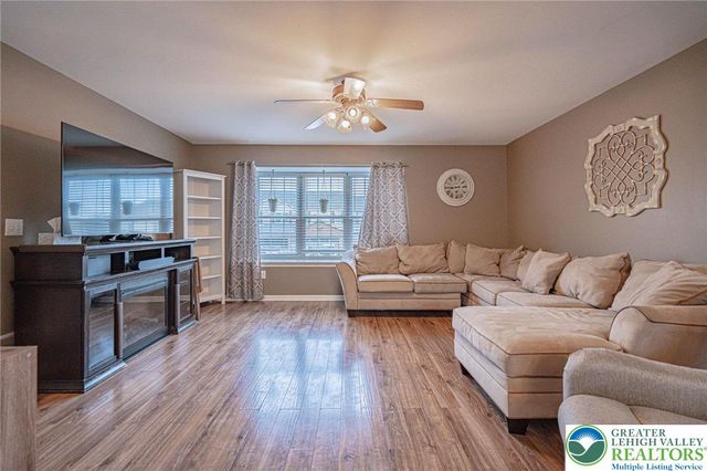 1028 Hogan Way, Allen Twp, PA 18067