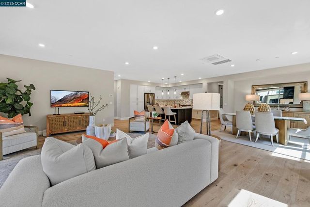 5453 Melissa Ln, Dublin, CA 94568