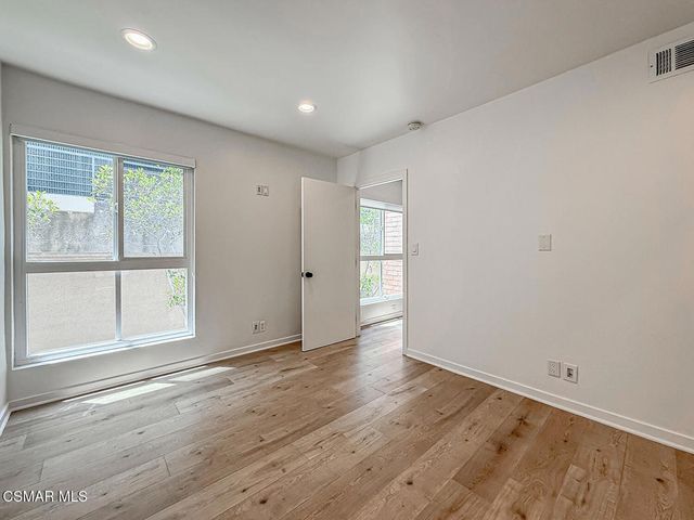 4807 Woodley Avenue 207, Encino, CA 91436