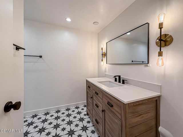 4807 Woodley Avenue 207, Encino, CA 91436