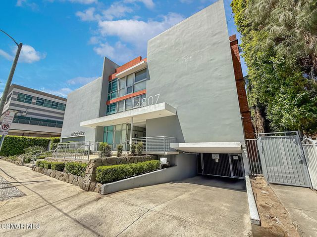 4807 Woodley Avenue 207, Encino, CA 91436