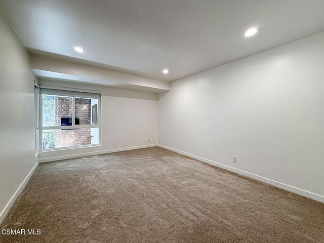 4807 Woodley Avenue 207, Encino, CA 91436