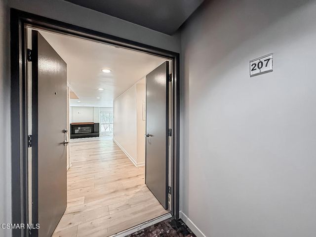 4807 Woodley Avenue 207, Encino, CA 91436