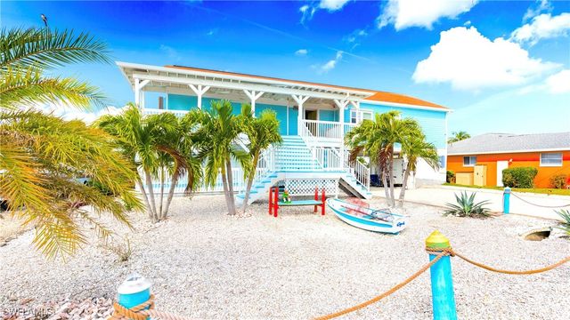 12277 Boat Shell DR, Matlacha Isles, FL 33991