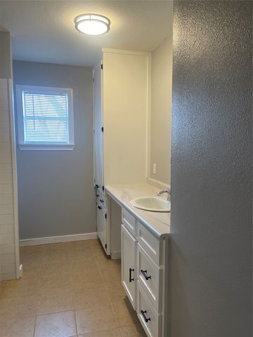 304 Front Street, Pottsboro, TX 75076