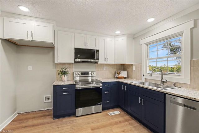 2314 Bonnie Lane, Summerfield, NC 27358