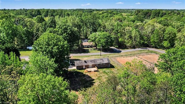 2314 Bonnie Lane, Summerfield, NC 27358