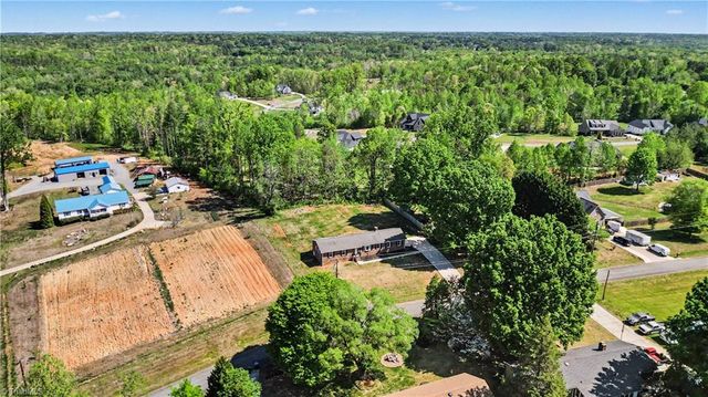 2314 Bonnie Lane, Summerfield, NC 27358