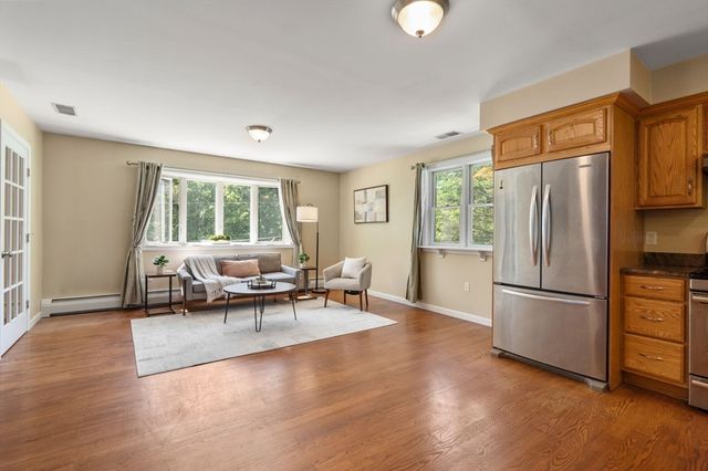 9 Abbot St, Westford, MA 01886