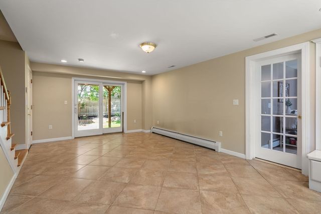 9 Abbot St, Westford, MA 01886