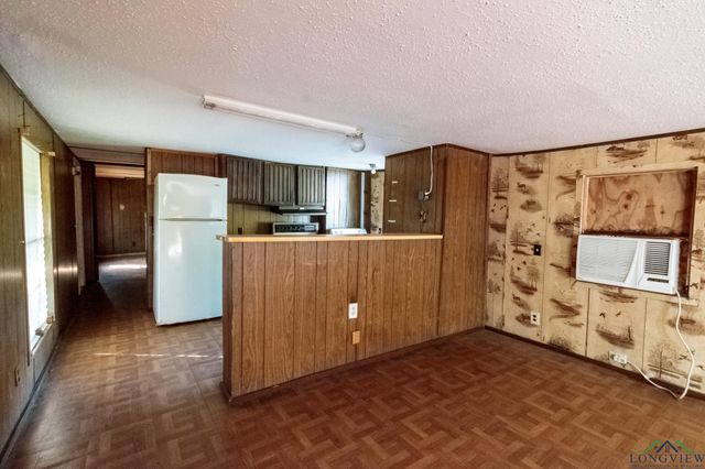 326 Balboa Dr, Jefferson, TX 75657