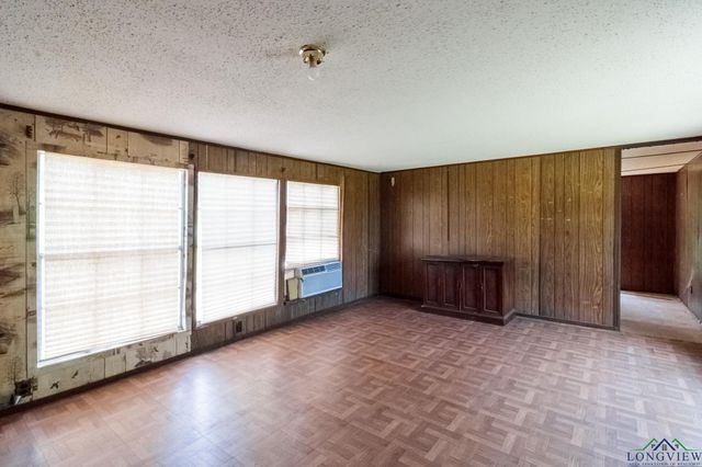 326 Balboa Dr, Jefferson, TX 75657