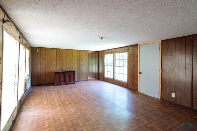326 Balboa Dr, Jefferson, TX 75657