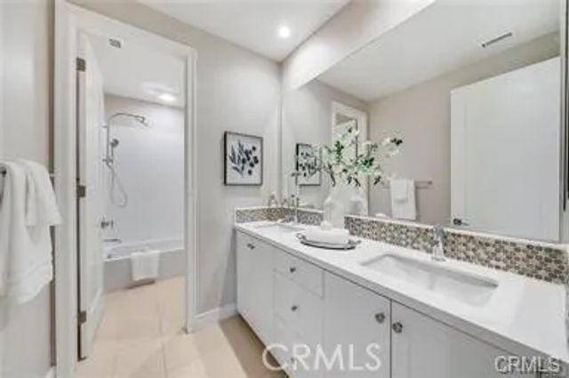 127 Toretta, Irvine, CA 92602