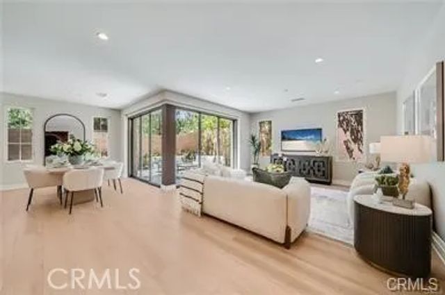127 Toretta, Irvine, CA 92602