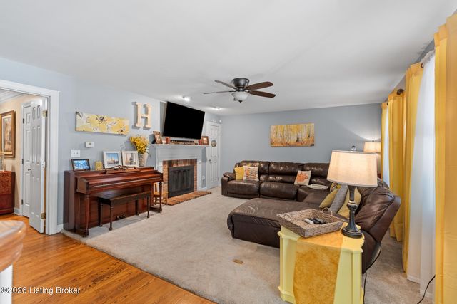 190 Spruce Ln, Mt Washington, KY 40047