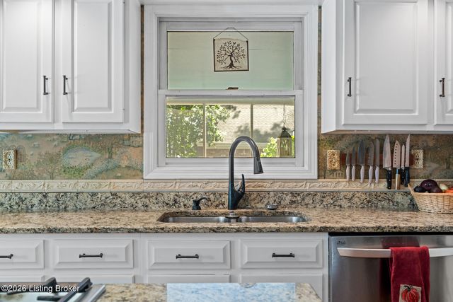 190 Spruce Ln, Mt Washington, KY 40047