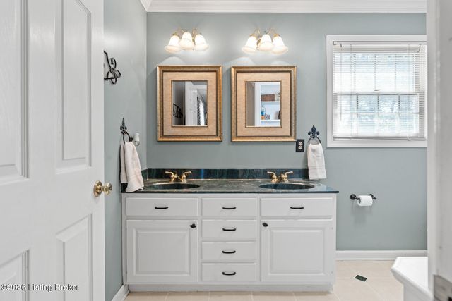 190 Spruce Ln, Mt Washington, KY 40047