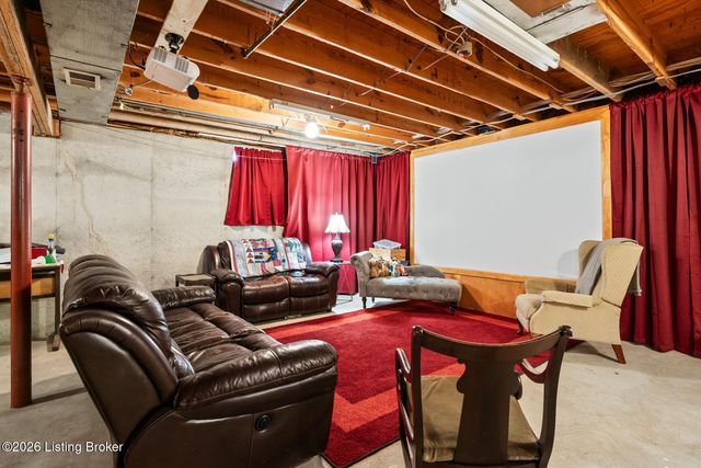 190 Spruce Ln, Mt Washington, KY 40047