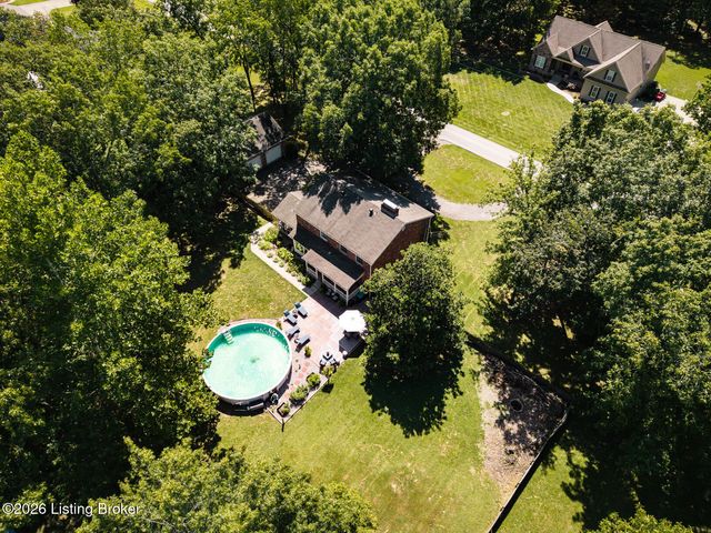 190 Spruce Ln, Mt Washington, KY 40047