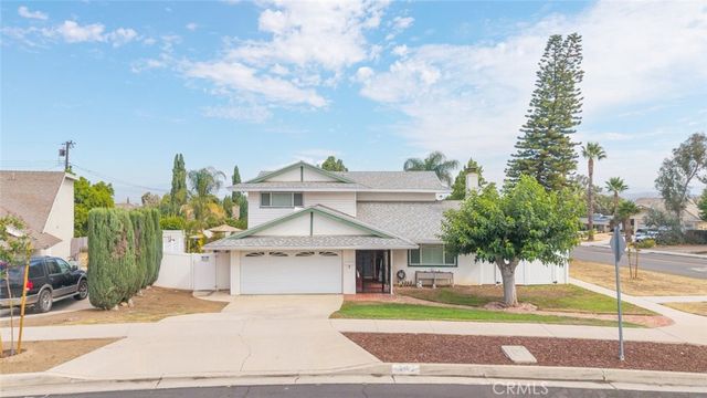 2102 Beatrice Drive, Corona, CA 92879