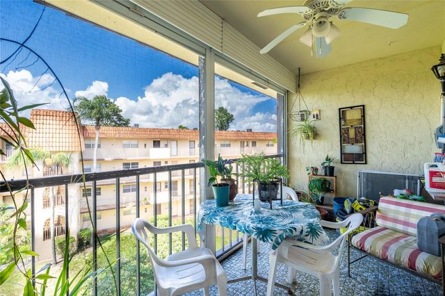 6201 N Falls Cir Drive 403, Lauderhill, FL 33319