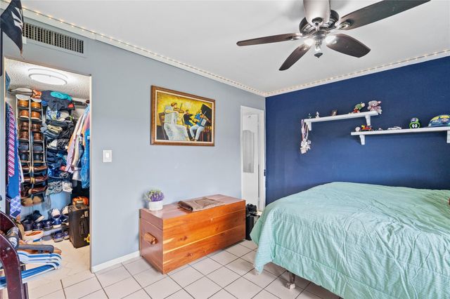 6201 N Falls Cir Drive 403, Lauderhill, FL 33319