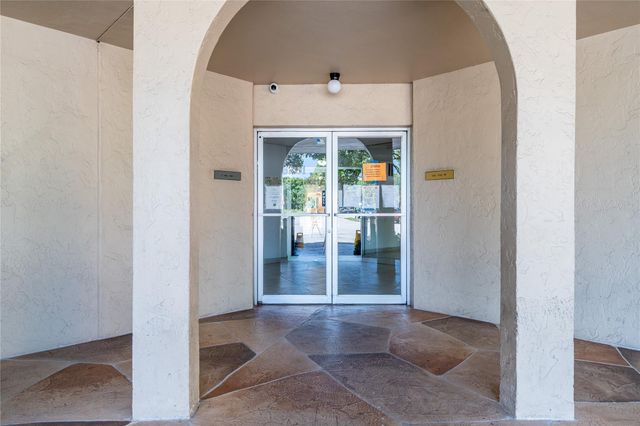 6201 N Falls Cir Drive 403, Lauderhill, FL 33319