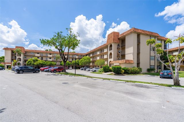 6201 N Falls Cir Drive 403, Lauderhill, FL 33319