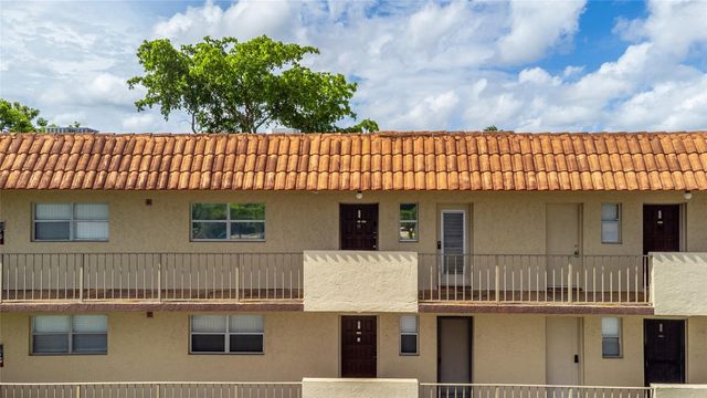 6201 N Falls Cir Drive 403, Lauderhill, FL 33319