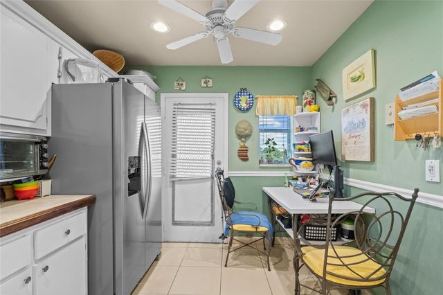 6201 N Falls Cir Drive 403, Lauderhill, FL 33319