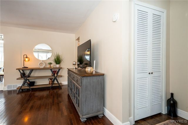 2852 Roswell Parkway, Eden, NY 14057