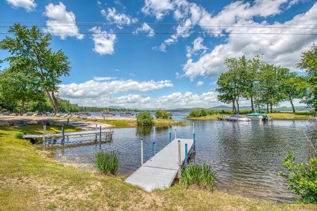 25 Bluffs Boulevard, Ossipee, NH 03814