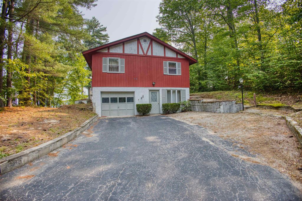 25 Bluffs Boulevard, Ossipee, NH 03814
