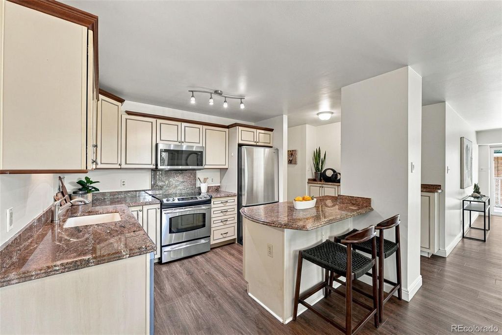 1223 Race Street 302, Denver, CO 80206