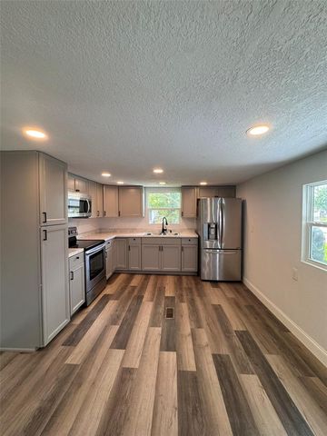 904 ROBINSON AVENUE, St Cloud, FL 34769