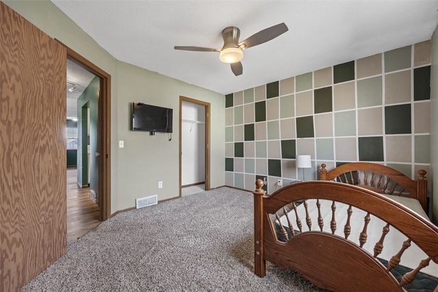 3507 E Avenue NW F, Cedar Rapids, IA 52405