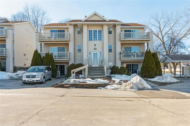 3507 E Avenue NW F, Cedar Rapids, IA 52405