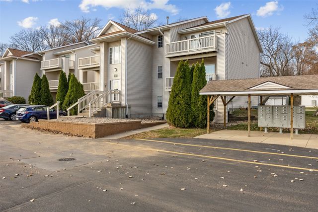 3507 E Avenue NW F, Cedar Rapids, IA 52405