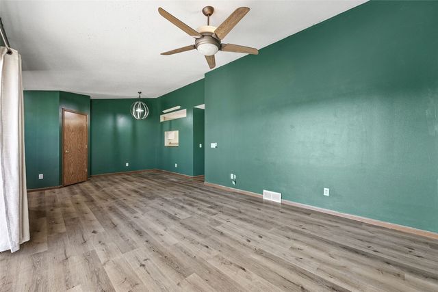 3507 E Avenue NW F, Cedar Rapids, IA 52405