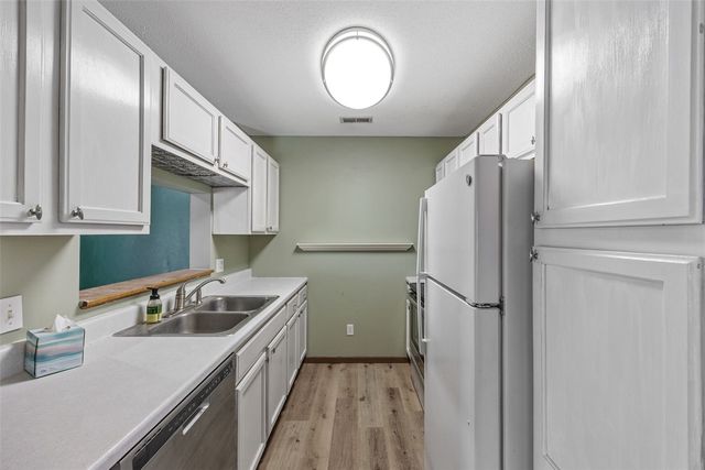 3507 E Avenue NW F, Cedar Rapids, IA 52405