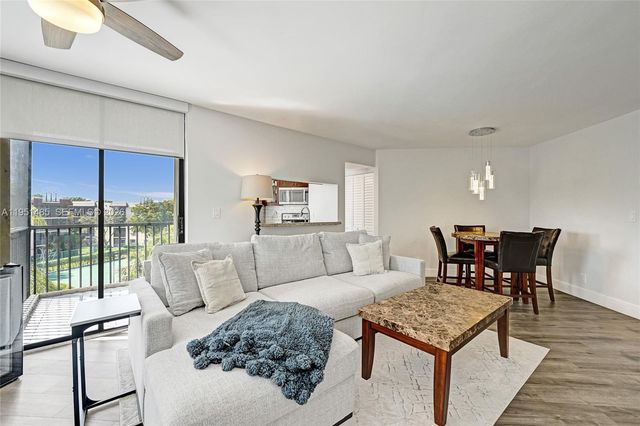 10501 W Broward Blvd 406, Plantation, FL 33324