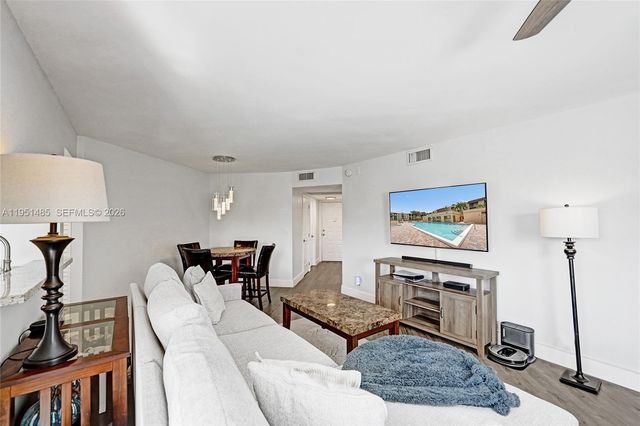 10501 W Broward Blvd 406, Plantation, FL 33324