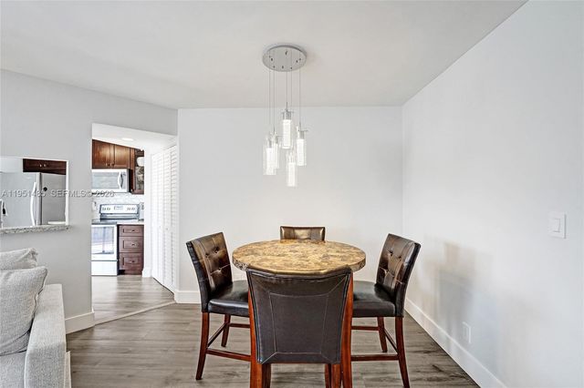 10501 W Broward Blvd 406, Plantation, FL 33324