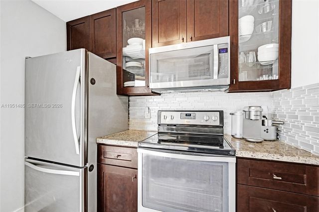 10501 W Broward Blvd 406, Plantation, FL 33324