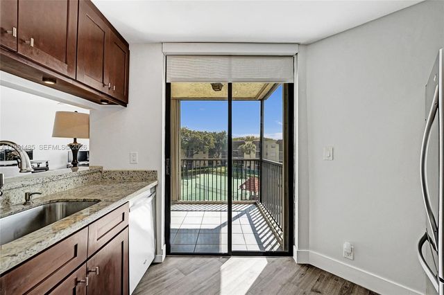 10501 W Broward Blvd 406, Plantation, FL 33324