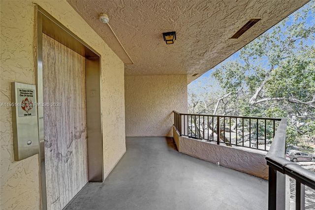 10501 W Broward Blvd 406, Plantation, FL 33324