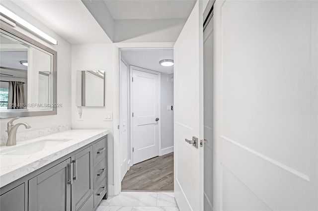 10501 W Broward Blvd 406, Plantation, FL 33324