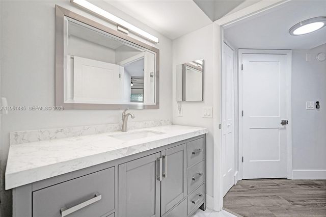 10501 W Broward Blvd 406, Plantation, FL 33324