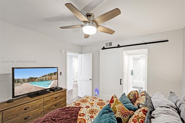 10501 W Broward Blvd 406, Plantation, FL 33324